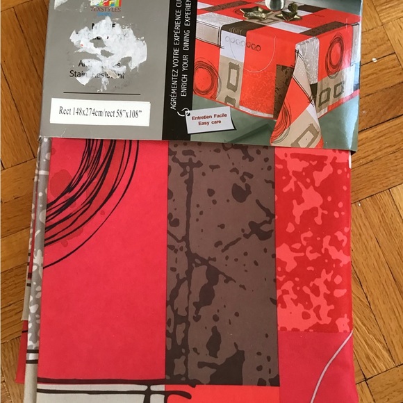 Tablecloth - Picture 2 of 4